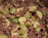 A picture of step 4 of Zucchini stew with minced meat.