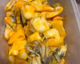 Gambar langkah 1 resipi Sotong goreng kunyit.