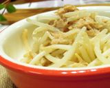 A picture of step 5 of Bean Sprouts and Tuna with Sweet Chili Sauce Mayonnaise.