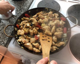 Foto del paso 2 de la receta: Salteado de pollo dulce