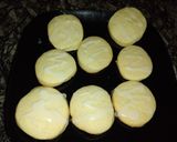 Foto del paso 5 de la receta: Galletitas de masa sablé decoradas con glassé (rima😆)