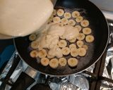 Foto del paso 3 de la receta Bizcocho a la sartén con rodajas de plátano