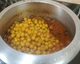 A picture of step 8 of Ghugni (white Matar).