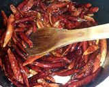 A picture of step 1 of salsa de hormiga.