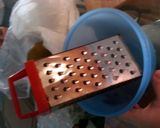 A picture of step 3 of arañitas.
