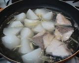 A picture of step 3 of My Family's Easy Simmered Amberjack & Daikon Radish.