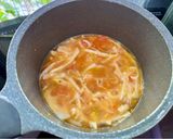 Hình bước làm 3 của món Canh măng tươi chua cay