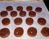 Foto langkah ke 6 dari resep Choco Almond Cookies.