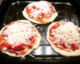 Foto langkah ke 4 dari resep Pizza Mini.