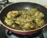 A picture of step 5 of ‘Chicken Cafreal’: A Popular Goan Green Chicken Curry.