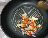 Foto langkah ke 1 dari resep Tumis Kangkung ala Oriental.