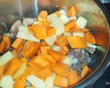 Foto del paso 4 de la receta: Arroz con cerdo, zanahoria y papa