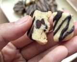 Foto langkah ke 7 dari resep Assorted Cubes Cookies (Eggless).