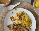Foto del paso 4 de la receta: Chuletas, patata cocida y vinagreta agridulce de pepinillos con tomate seco