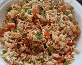 A picture of step 1 of મેગી સમોસા.