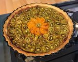 Une image de l'étape 10 de Tarte aux kiwis, mandarine, pêches et rhubarbe (pâte brisée sucrée à l'huile de tournesol).