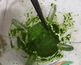 Foto langkah ke 2 dari resep Homemade Arugula Pesto.