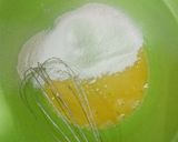 Foto langkah ke 2 dari resep Japanese Fluffy Pancakes.