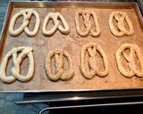Foto langkah ke 10 dari resep Pretzels (inspired by “AA”).