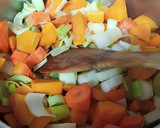 Foto del paso 1 de la receta: Crema de calabaza con huevo y setas en escabeche