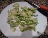 Foto del paso 2 de la receta: Ensalada de tallos de brócoli y zanahorias