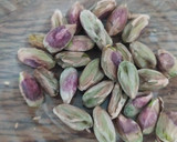Foto del paso 1 de la receta: Pesto rojo de pistachos