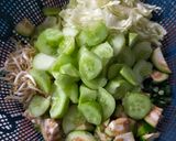Foto langkah ke 1 dari resep Karedok Sunda.