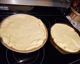 A picture of step 2 of Margherita Pizza.