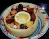 Foto del paso 4 de la receta: Melón con ensalada de frutas y centro de piña colada
