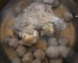 Foto langkah ke 1 dari resep Sop Bakso Tahu Jamur Wortel Berempah.