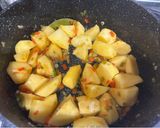 Foto del paso 3 de la receta: Patatas Guisadas con Choco y Langostinos
