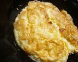 Gambar langkah 4 resipi Telur goreng ala thai.