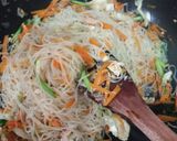 Foto langkah ke 5 dari resep Bihun Goreng.