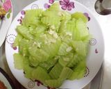 Hình bước làm 2 của món Su su xào tỏi