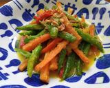 Foto langkah ke 5 dari resep Tumis Buncis Wortel Bumbu kuning.