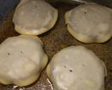 Burger with scamorza, pancetta and caramelised onions recipe step 4 photo