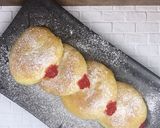 Foto langkah ke 9 dari resep Bomboleni isi Strawberry.