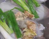 Foto langkah ke 2 dari resep Ayam Rebus Jahe (Pek Cam Kee).