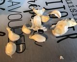 Une image de l'étape 1 de Boites chaudes à l'ail et au vin blanc (pommes grenailles, saucisses de morteau et diots du Jura).