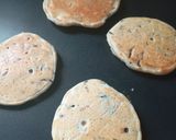 Φωτογραφία βήματος 2 της συνταγής Πάνκεϊκς(Pancakes) σπιτικά με μαύρες σταφίδες και τρούφα σοκολάτας χωρίς αυγά και βούτυρο