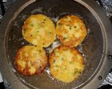 Foto del paso 2 de la receta: Tortitas de papa y camarón