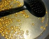 A picture of step 2 of Aloo Palak.