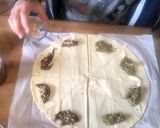 Foto del passaggio 3 della ricetta Cornetti di sfogliaDolci o salati?