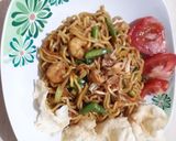 Foto langkah ke 7 dari resep Mie goreng Indonesia.