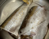 Foto del paso 1 de la receta: Merluza con cebolla