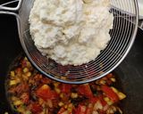 A picture of step 4 of Paneer bhurji sandwich.