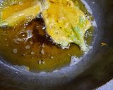 A picture of step 3 of Spinach pakora.