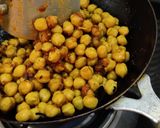 A picture of step 5 of Rice- chole curry (Chole-chawal).