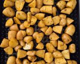 Une image de l'étape 3 de Potatoes au paprika fumé, ail des ours et romarin.