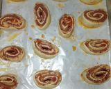 Foto langkah ke 4 dari resep Smoke Beef and Cheese Pinwheels.
